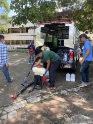 20250619133123(2).jpg - การดำเนินการฉีดพ่นยากันยุงบริเวณหอพักนักเรียน อาคารเรียน ตึกอำนวยการ และบริเวณอื่นๆ  | https://cmiss.ac.th
