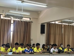 20250708091022.jpg - การประชุมฝ่ายกิจการนักเรียนหน้าห้องประชุม 2 ชั้น 2 อาคารอำนวยการ | https://cmiss.ac.th