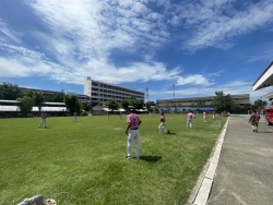 20250814150532.jpg - นักกีฬาเบสบอล/ซอฟท์บอล โรงเรียนกีฬาจังหวัดเชียงใหม่ เข้าร่วมกิจกรรมอบรมและร่วมแข่งขันกีฬาซอฟท์บอลกับนักกีฬาทีมชาติซอฟท์บอล อเมริกา | https://cmiss.ac.th