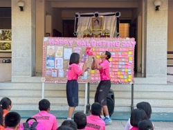 20260224122851.jpg - กลุ่มสาระการเรียนรู้ภาษาต่างประเทศ กิจกรรมวันวาเลนไทน์ ประจำปีการศึกษา 2568 | https://cmiss.ac.th