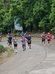 20260717121103(2).jpg - ผู้ฝึกสอนกีฬา โรงเรียนกีฬาจังหวัดเชียงใหม่ นำนักกีฬาวิ่งออกกำลังกาย เตรียมความพร้อม เพื่อการแข่งขันกีฬาโรงเรียนกีฬา “นครสี่แควเกมส์”  | https://cmiss.ac.th